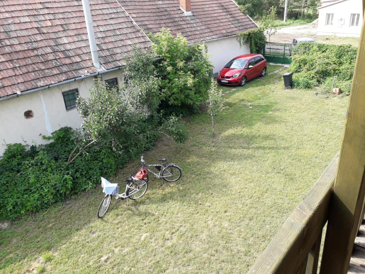 Joevo Het Pihenohaz Villa Poroszlo Exterior photo